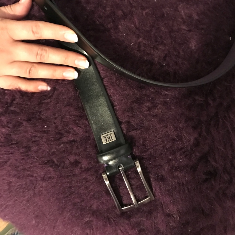 NEW wothout tags Leather Ike by Ike Behar belt